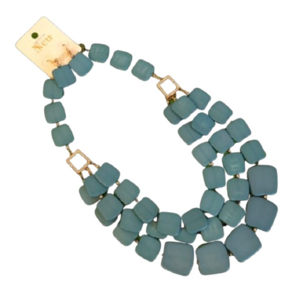 Neu Turquoise Triple Strand Necklace with Earrings